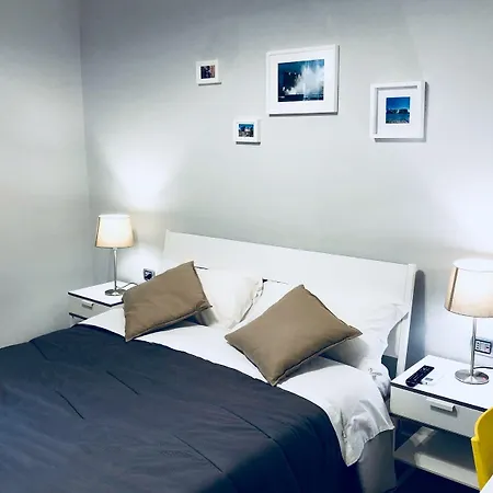 Palazzo Ferrara 4* Neapel