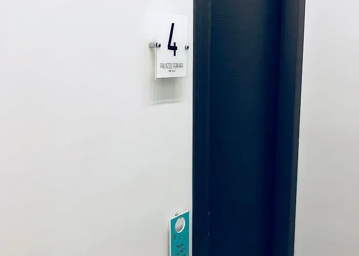 Palazzo Ferrara 4* Nápoles